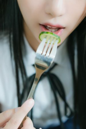年轻母亲1中字免费完整观看