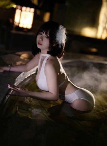 一亲二摸三叉
