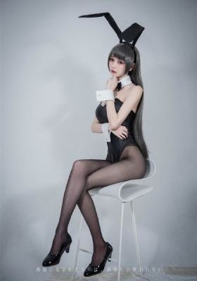 在厨房里征服美艳老师视频